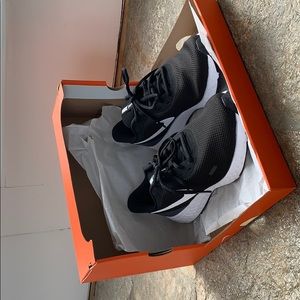 Nike révolution wide 2E size 9 black worn once